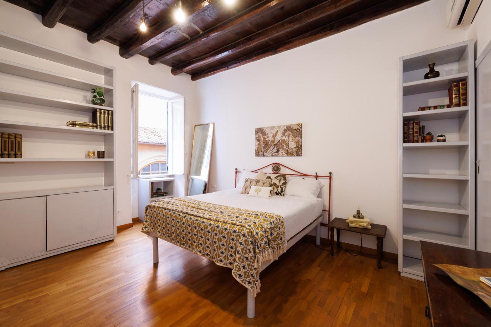 Apartment Gesu E Maria Balcony At Spanish Steps Rome