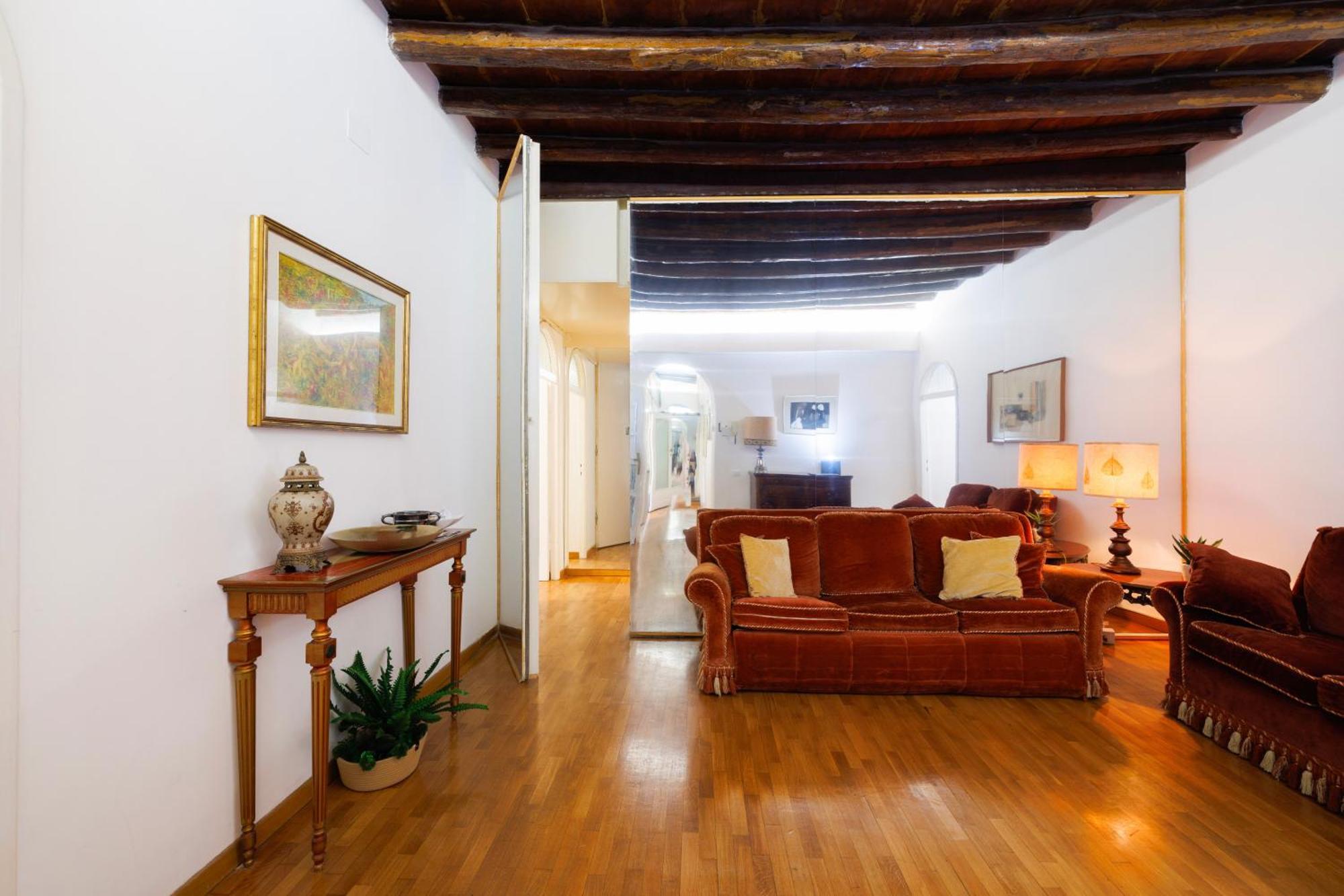 Gesu E Maria Balcony At Spanish Steps Appartement Rome